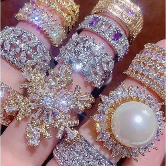 Mystery jewelry box make an offer - Picture 4 of 16